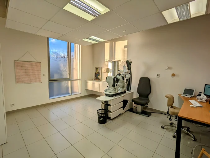 Cabinet d'orthoptie et équipement moderne